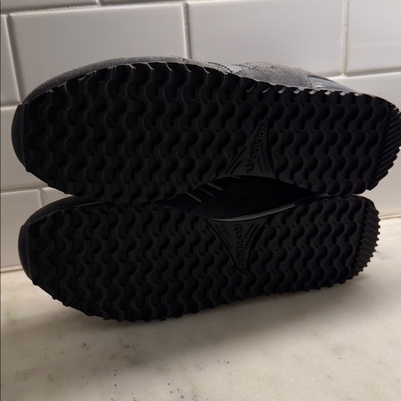 Adidas ZX 750 Dark Gray Sneakers - Picture 5 of 5